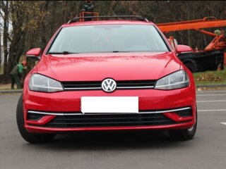2019 Volkswagen Golf SportWagen VII Рестайлинг, красный, 1400000 рублей, вид 1