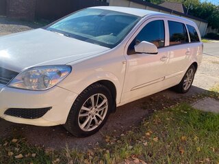 2013 Opel Astra H Рестайлинг, белый, 455000 рублей, вид 1