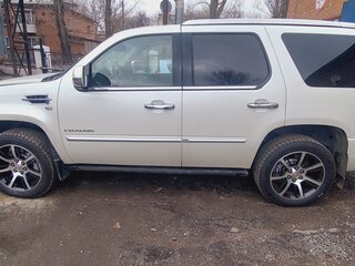 2013 Cadillac Escalade III, белый, 3200000 рублей, вид 4