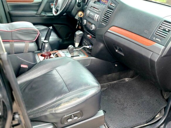 2008 Mitsubishi Pajero IV, чёрный, 1099999 рублей - вид 3