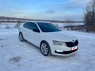 2017 Skoda Octavia III (A7) Рестайлинг, белый, 1600000 рублей, вид 3