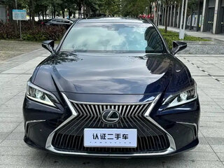 2021 Lexus ES 200 VII Рестайлинг, чёрный, 4105000 рублей, вид 3