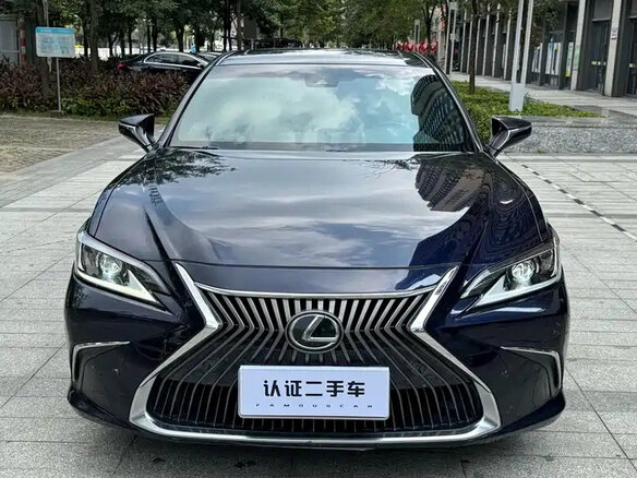 2021 Lexus ES 200 VII Рестайлинг, чёрный, 4105000 рублей - вид 2