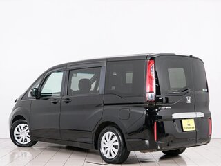 2017 Honda Stepwgn V, чёрный, 1679000 рублей, вид 4