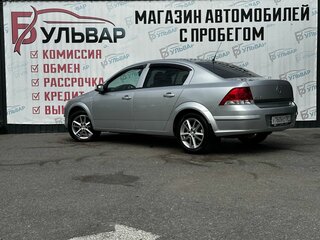 2011 Opel Astra H Рестайлинг, серебристый, 580000 рублей, вид 4