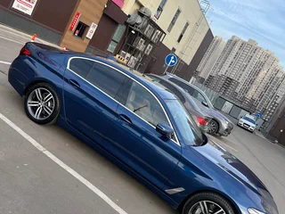 2021 BMW 5 серии 530i xDrive VII (G30/G31/G38) Рестайлинг, синий, 5199999 рублей, вид 4