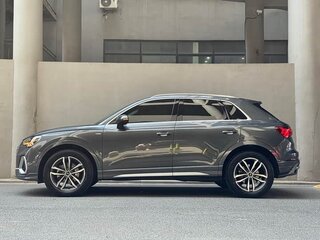 2021 Audi Q3 35 TFSI II (F3), серый, 2400000 рублей, вид 4