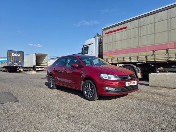 2019 Volkswagen Polo V Рестайлинг, красный, 1400000 рублей - вид 1
