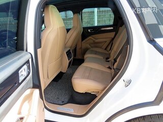 2019 Porsche Cayenne Coupé III, белый, 7100000 рублей, вид 5