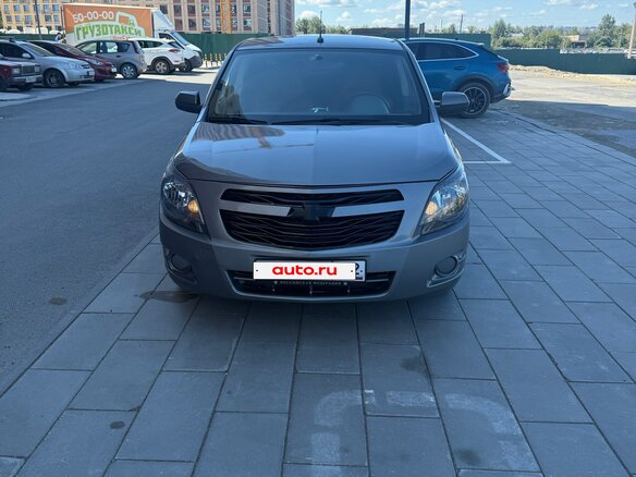 2013 Chevrolet Cobalt II, серый, 450000 рублей - вид 1