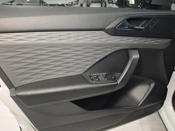 2022 Volkswagen Tharu I, белый, 1775000 рублей - вид 10