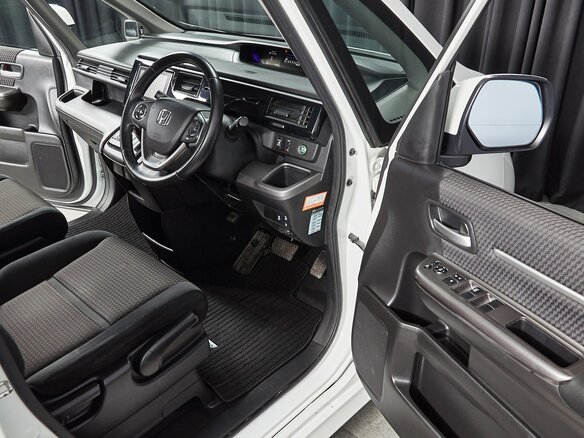 2015 Honda Stepwgn Spada V, белый, 1847000 рублей - вид 6