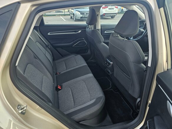 2023 Geely Emgrand II, золотистый, 1549995 рублей - вид 12