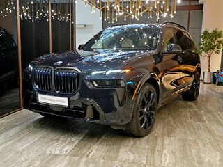 2023 BMW X7 40i I (G07) Рестайлинг, чёрный, 12970000 рублей, вид 2