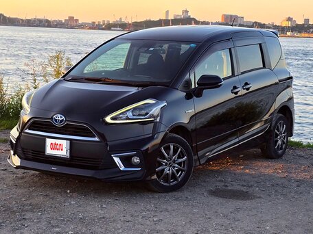 2017 Toyota Sienta II, чёрный, 1340000 рублей, вид 1