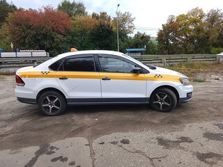 2018 Volkswagen Polo V Рестайлинг, белый, 400000 рублей, вид 4