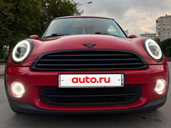 2012 Mini Hatch One II (R56) Рестайлинг, красный - вид 2