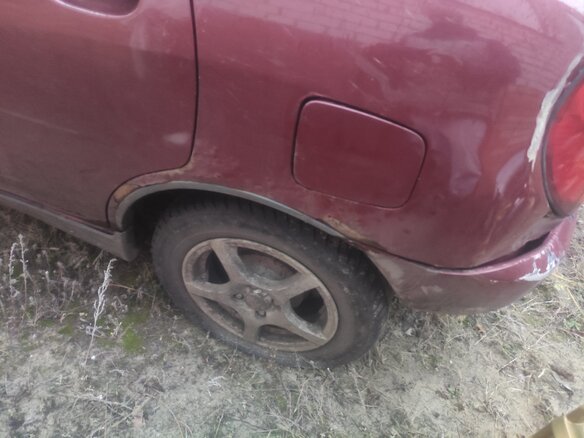 2000 Daihatsu Sirion I (M1), красный, 80000 рублей - вид 5
