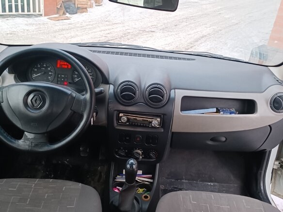 2010 Renault Logan I Рестайлинг, белый, 180000 рублей - вид 5