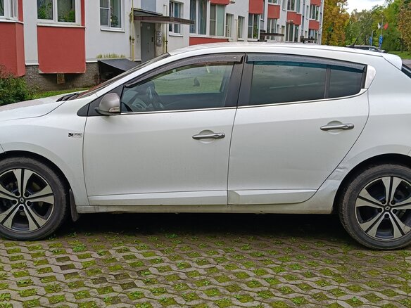 2012 Renault Megane III Рестайлинг, белый, 690000 рублей - вид 6