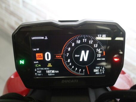 2021 Ducati Streetfighter V4, красный, 1785000 рублей, вид 4