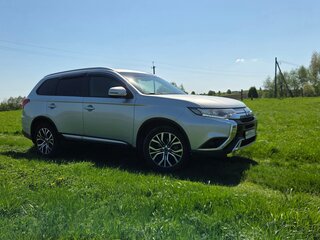 2019 Mitsubishi Outlander III Рестайлинг 3, серебристый, 2440000 рублей, вид 1