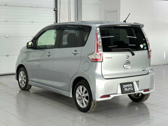 2017 Nissan Dayz I Рестайлинг, серебристый, 729000 рублей - вид 5