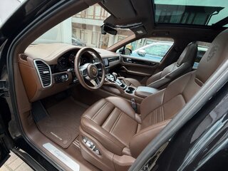 2020 Porsche Cayenne III, чёрный, 9550000 рублей, вид 5