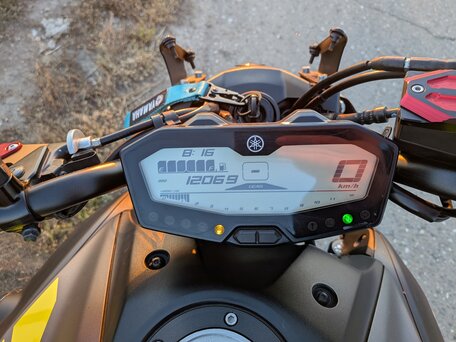 2018 Yamaha MT-07 (FZ-07), серый, 750000 рублей, вид 3