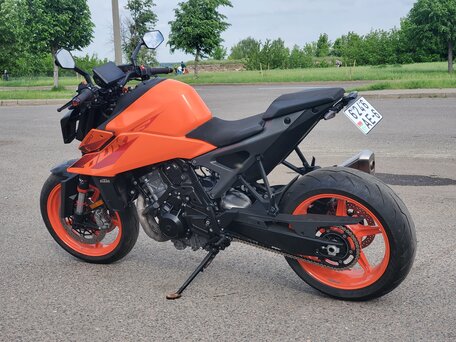 2024 KTM 990 Duke, оранжевый, 860000 рублей, вид 5