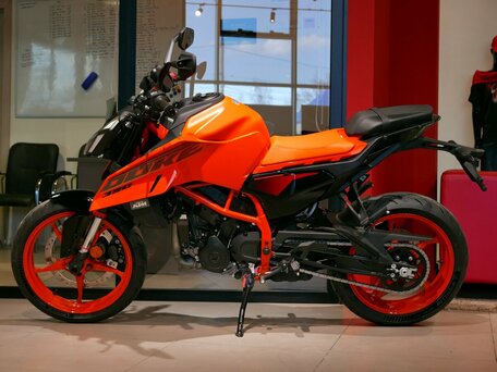 2026 KTM 390 Duke, оранжевый, 699000 рублей, вид 5