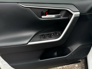 2024 Toyota RAV4 V (XA50), белый, 3942000 рублей, вид 5