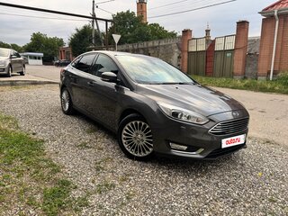 2017 Ford Focus III Рестайлинг, серый, 1200000 рублей, вид 2