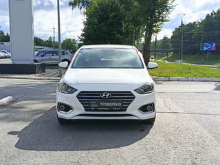 2017 Hyundai Solaris II, белый, 777000 рублей, вид 2