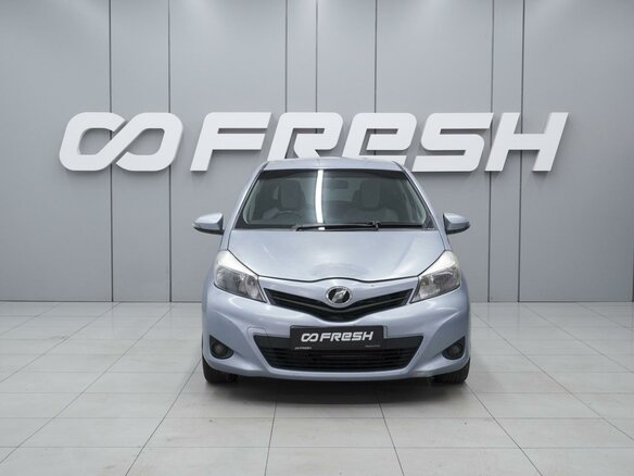 2013 Toyota Vitz III (XP130), синий, 450000 рублей - вид 2
