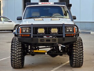 1993 Jeep Cherokee II (XJ), белый, 3000000 рублей, вид 1
