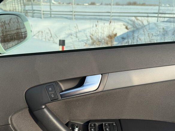 2011 Audi A3 II (8P) Рестайлинг 2, белый, 780000 рублей - вид 13