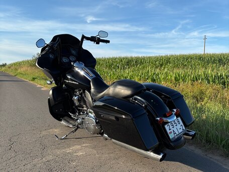 2019 Harley-Davidson Road Glide, чёрный, 1400000 рублей, вид 1