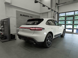 2025 Porsche Macan I Рестайлинг 2, белый, 11550000 рублей, вид 3