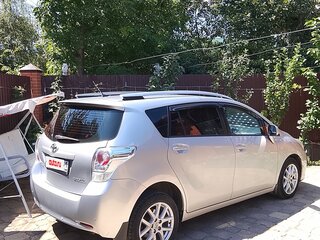 2011 Toyota Verso I, серебристый, 1115000 рублей, вид 5