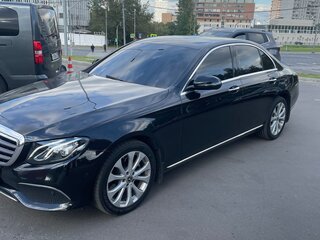 2018 Mercedes-Benz E-Класс 200 V (W213, S213, C238), чёрный, 2700000 рублей, вид 1