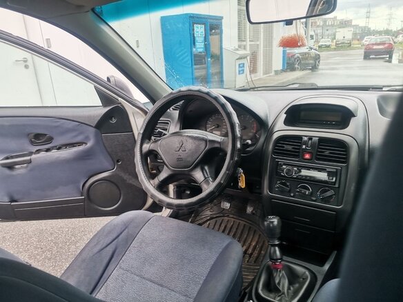 2002 Mitsubishi Carisma I Рестайлинг, серебристый, 199000 рублей - вид 10