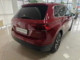 2018 Volkswagen Tiguan II, красный, 1835000 рублей, вид 5
