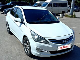 2015 Hyundai Solaris I Рестайлинг, белый, 850000 рублей, вид 2
