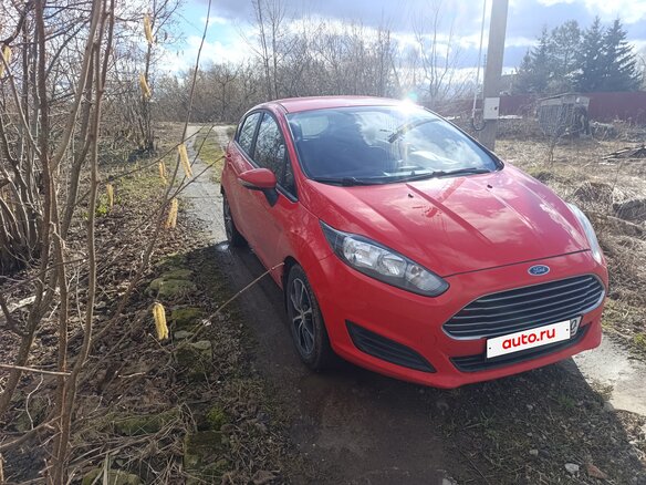 2019 Ford Fiesta Mk6 Рестайлинг, красный, 950000 рублей - вид 1
