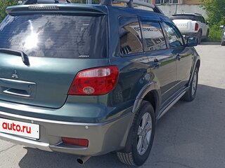 2006 Mitsubishi Outlander I, зелёный, 700000 рублей, вид 4