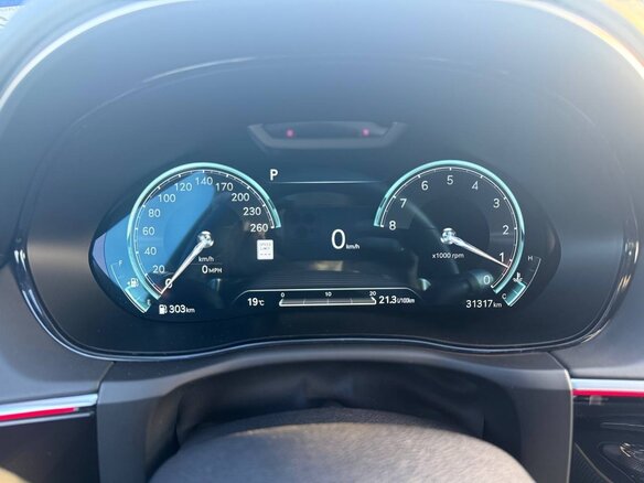 2023 Genesis GV70 I, красный, 4300000 рублей - вид 12