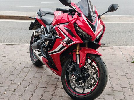 2019 Honda CBR 650R, красный, 850000 рублей, вид 2