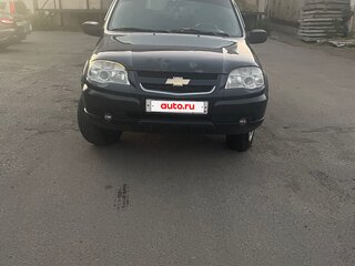 2011 Chevrolet Niva I Рестайлинг, чёрный, 410000 рублей, вид 1