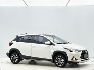 2022 Toyota Yaris L X XP150 Рестайлинг, белый, 1090000 рублей, вид 4